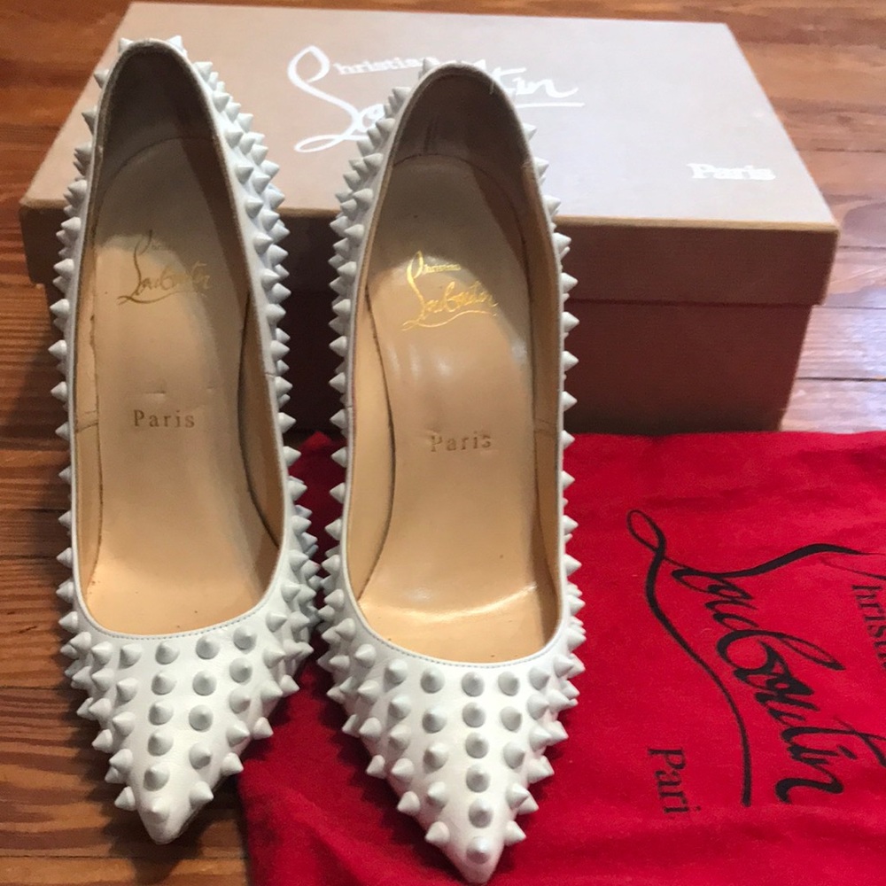 ⚡️MOVING SALE⚡️Christian Louboutin Pigalle Spike
